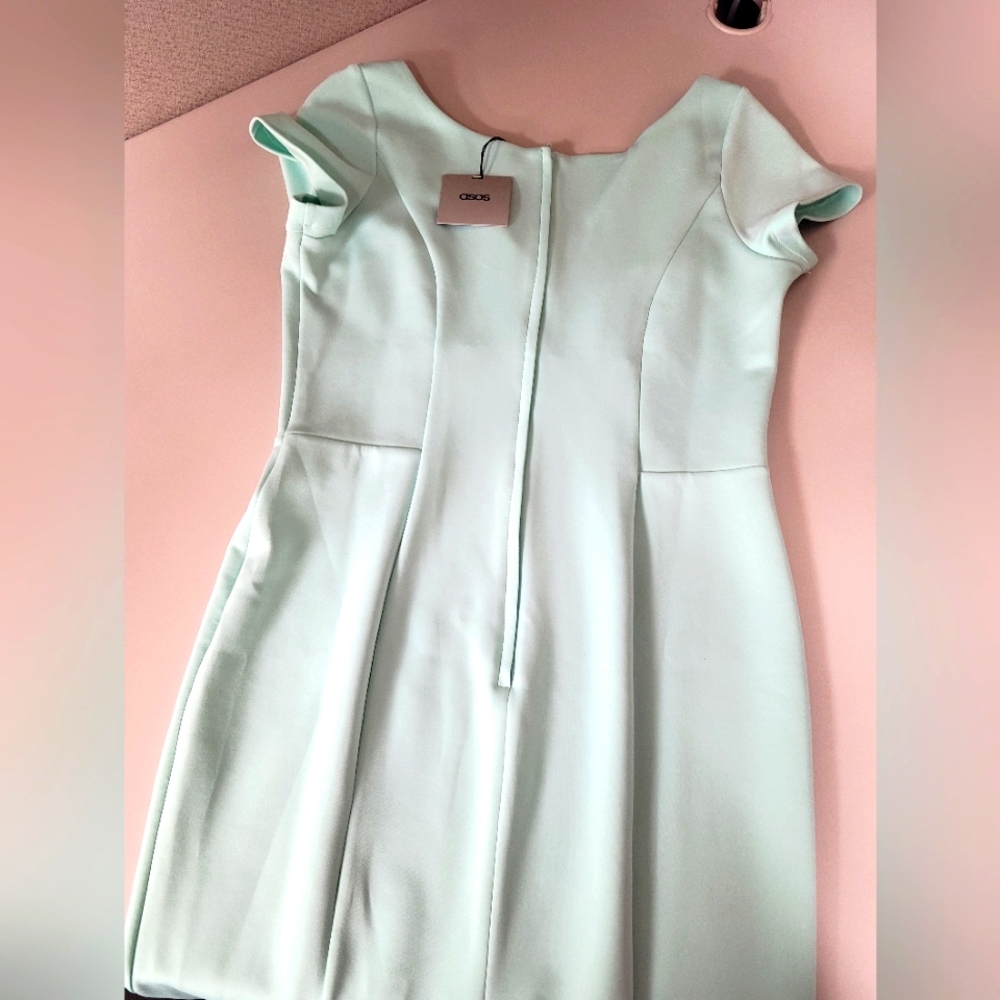 Dress - Picture 3 of 3
